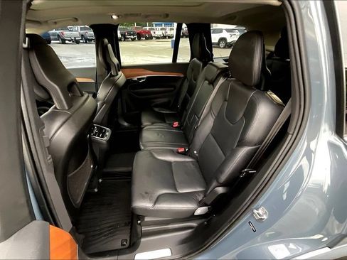 Used 2021 Volvo XC90 T6 Momentum AWD/4WD image 7