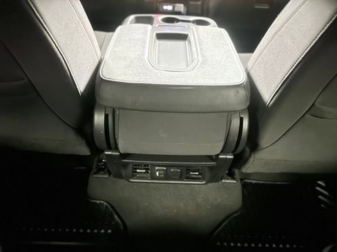 Used 2022 Chevrolet Silverado 1500 LT w/ Z71 Off-Road Package AWD/4WD image 21