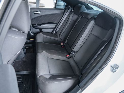 Used 2017 Dodge Charger R/T w/ Blacktop Package image 38