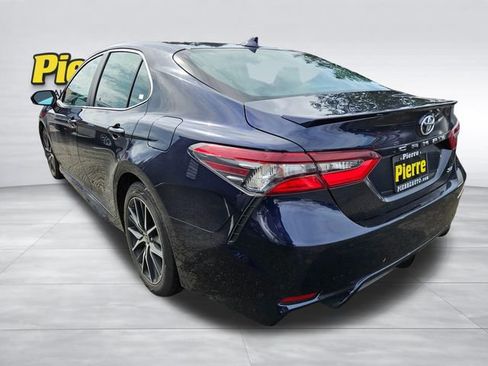 Used 2022 Toyota Camry SE image 4