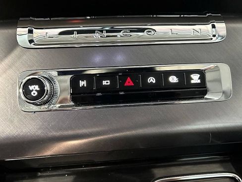 Used 2025 Lincoln Aviator AWD w/ Equipment Group 101A image 22