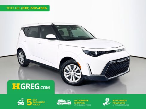 Used 2024 Kia Soul LX FWD image 1