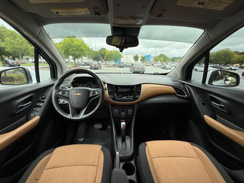 Used 2019 Chevrolet Trax LT FWD image 16