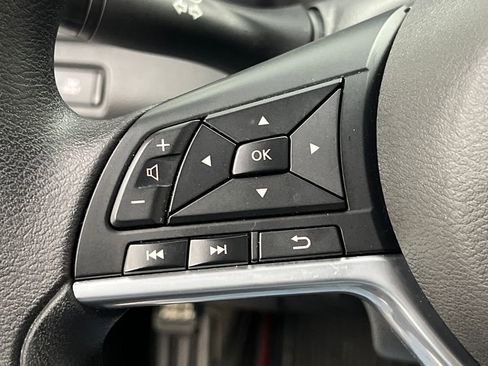 Used 2025 Nissan Altima 2.5 SV image 37