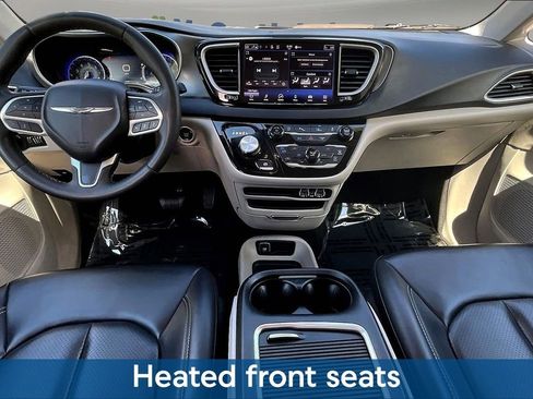 Used 2023 Chrysler Pacifica Touring-L FWD image 8