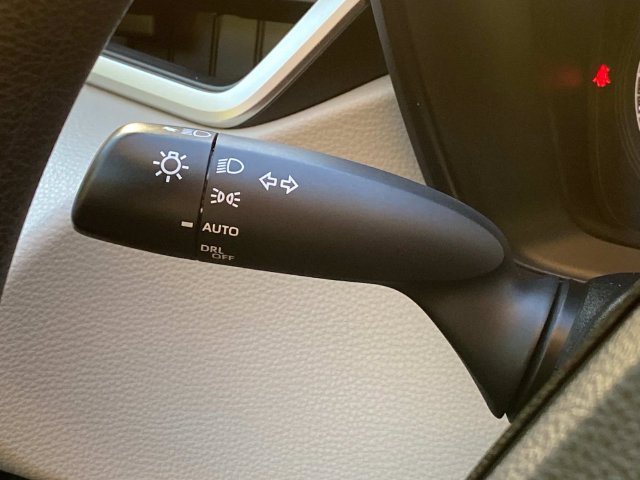 Used 2020 Toyota Corolla LE w/ LE Premium Package FWD image 21