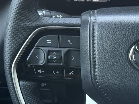 Used 2026 Toyota Sequoia Platinum AWD/4WD image 14