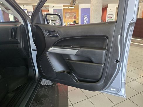 Used 2018 Chevrolet Colorado LT w/ LT Convenience Package AWD/4WD image 13