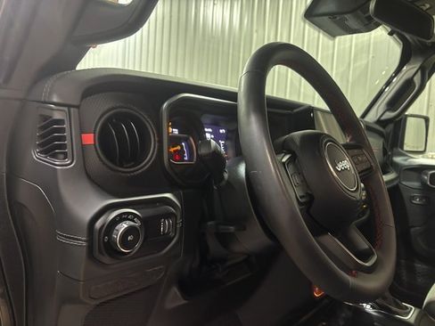 Used 2024 Jeep Wrangler Unlimited Rubicon w/ Convenience Group image 15