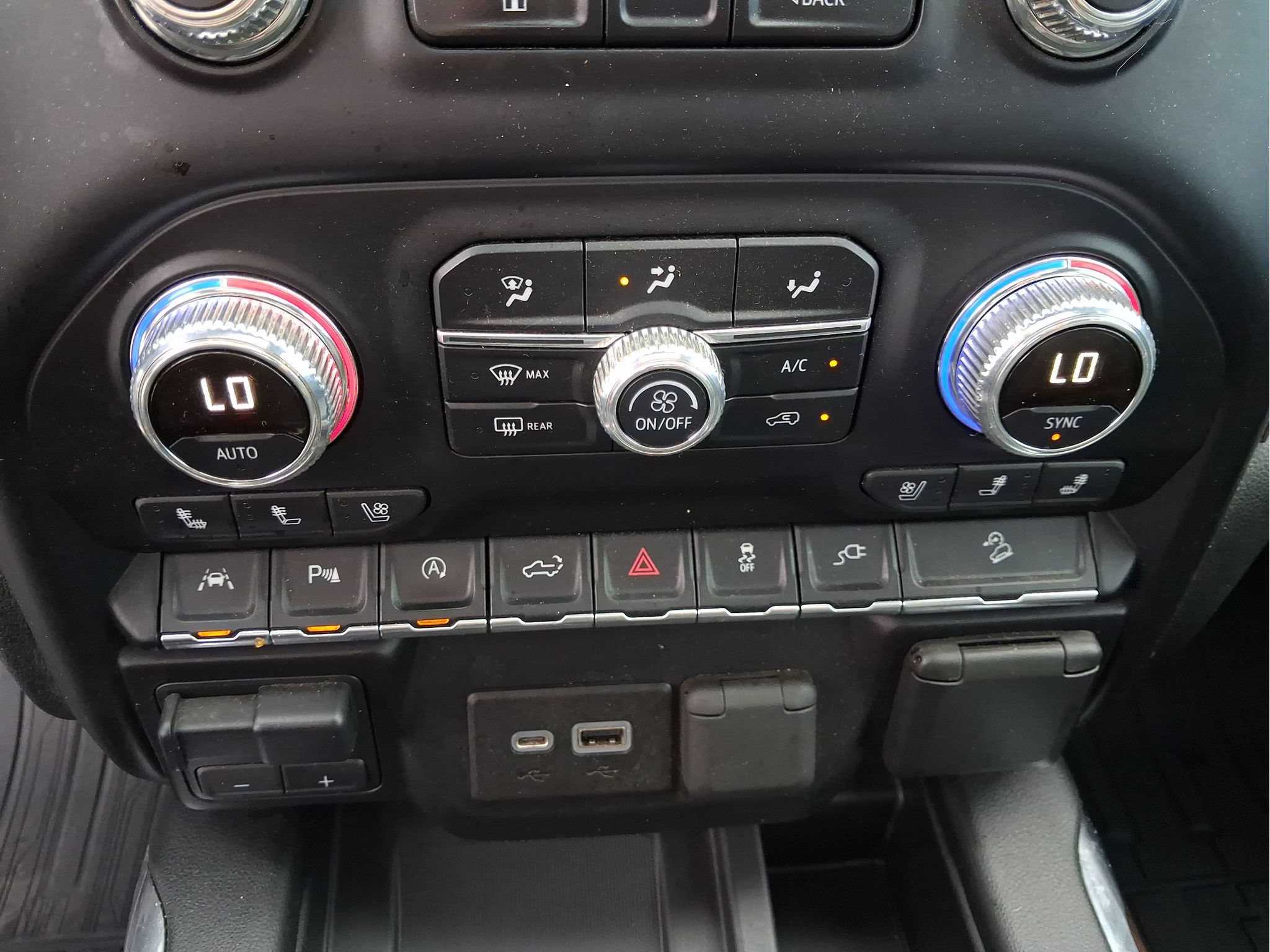 Used 2019 GMC Sierra 1500 Denali w/ Driver Alert Package II AWD/4WD image 18