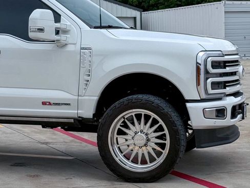 Used 2026 Ford F250 Platinum w/ Platinum Plus Package AWD/4WD image 4