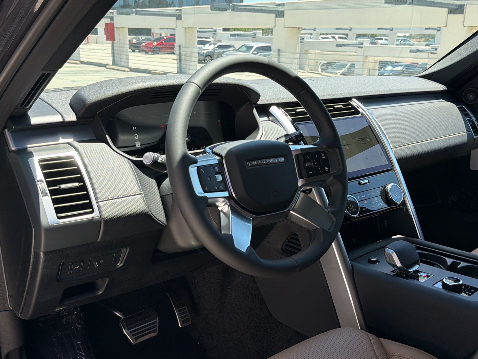 New 2026 Land Rover Discovery Limited Edition AWD/4WD image 4