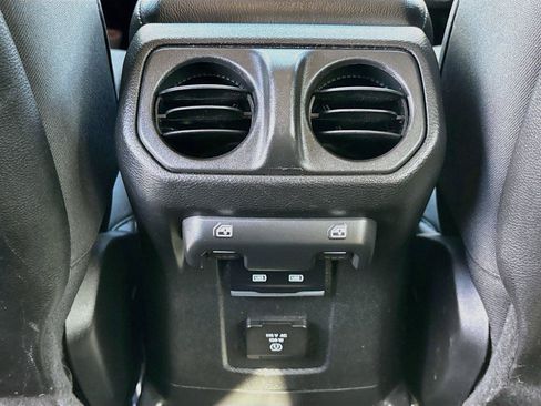 Used 2024 Jeep Wrangler Unlimited Rubicon 4xe AWD/4WD image 28