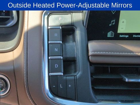 Used 2024 Chevrolet Tahoe High Country AWD/4WD image 32