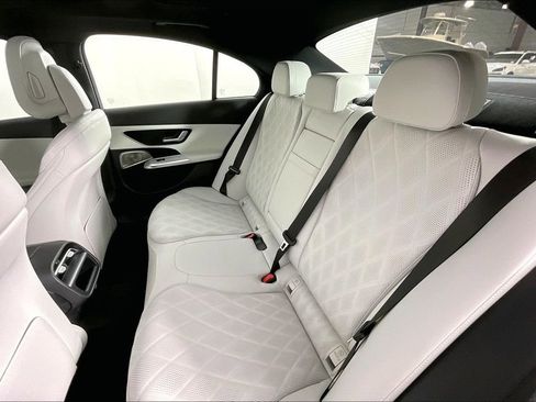 New 2026 Mercedes-Benz E 350 4MATIC Sedan image 10