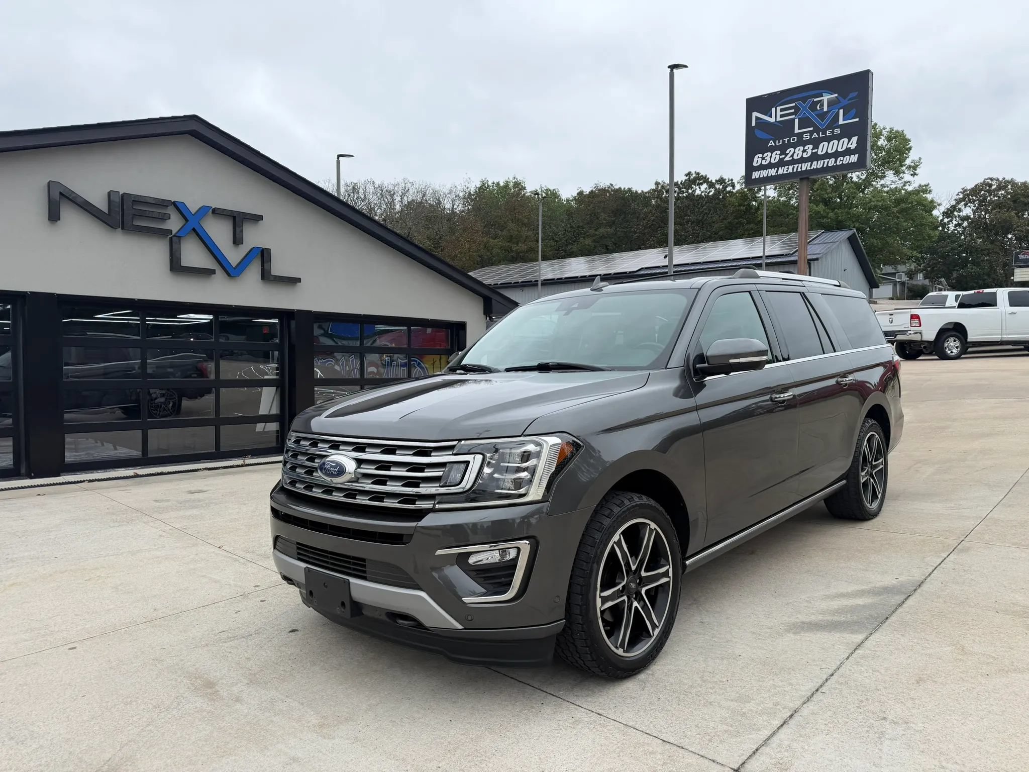 Used 2019 Ford Expedition Max Limited w/ Special Edition Package AWD/4WD image 5