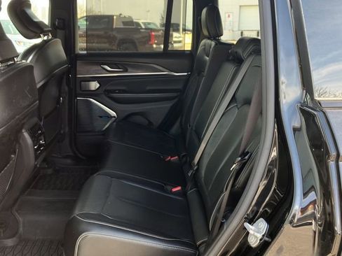 Used 2022 Jeep Grand Cherokee Overland w/ Adv Protech Group III image 12