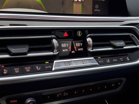 Used 2019 BMW X5 xDrive50i w/ M Sport Package image 29