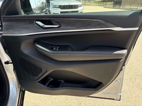 New 2025 Jeep Grand Cherokee L Limited w/ Black Appearance Package RWD image 30