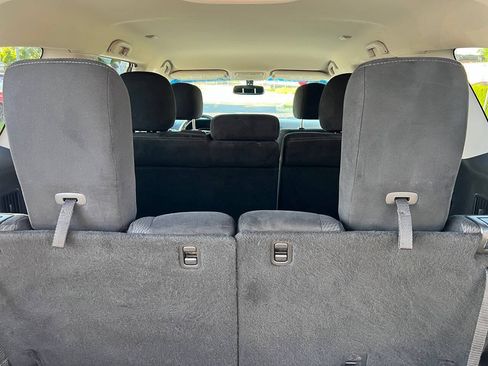 Used 2015 Nissan Pathfinder SV FWD image 16