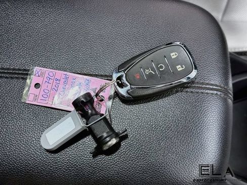 Used 2018 Chevrolet Equinox Premier FWD image 36