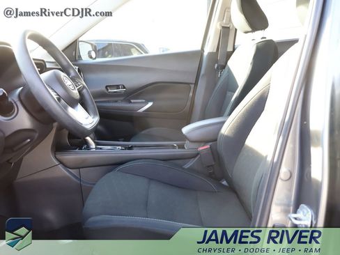 Used 2024 Nissan Kicks SV image 22