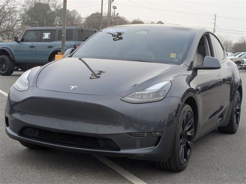 Used 2023 Tesla Model Y Long Range image 7