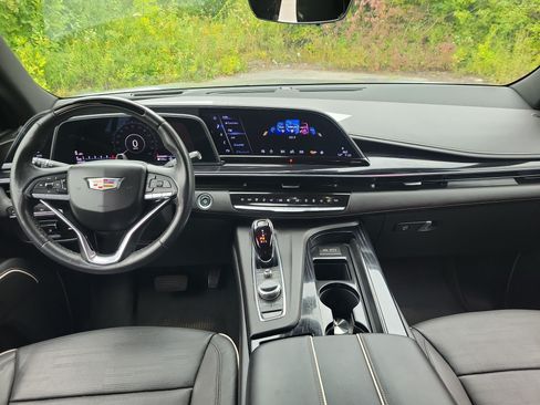 Used 2023 Cadillac Escalade Sport w/ LPO, ONYX Package AWD/4WD image 19