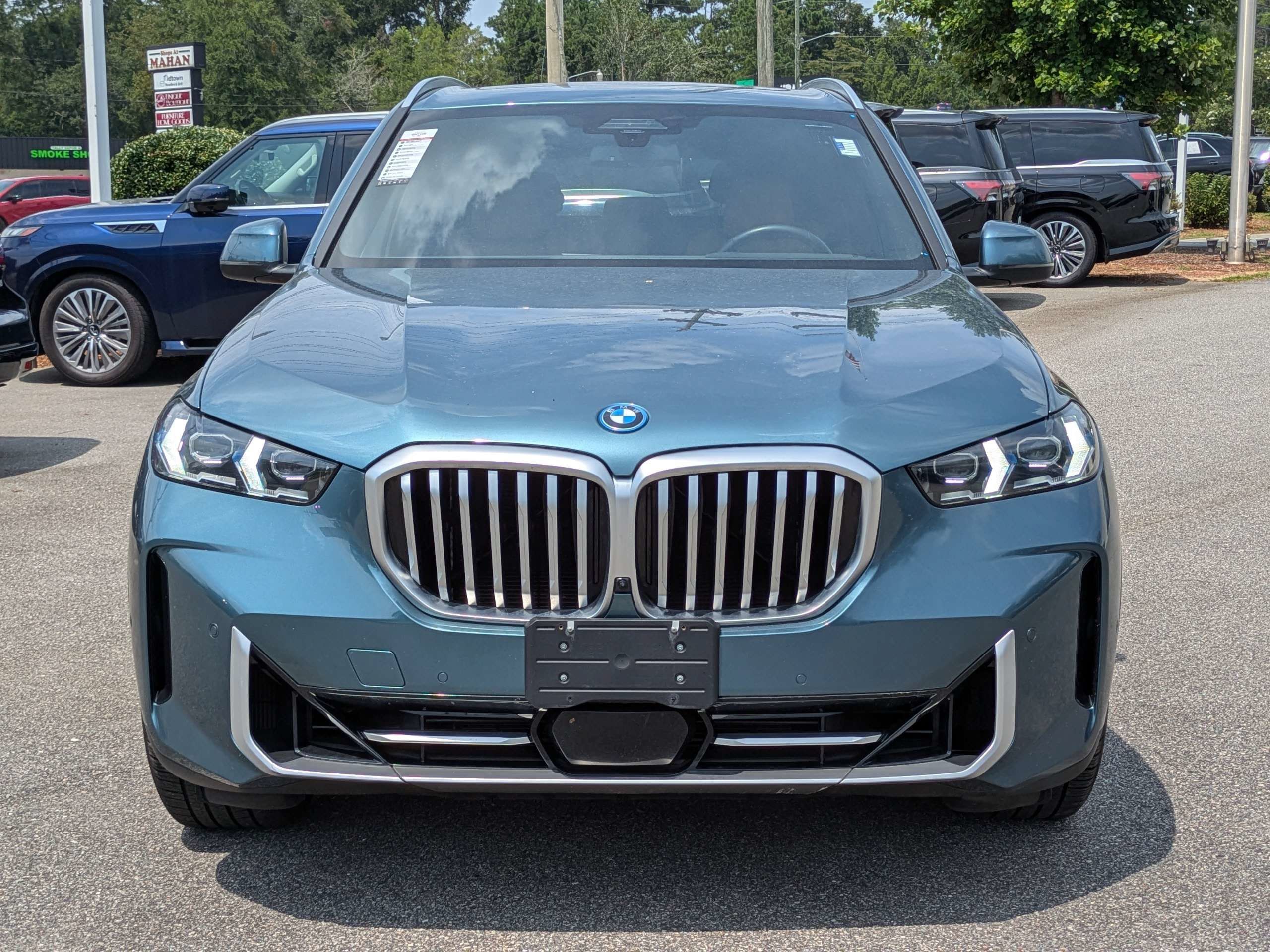 Used 2024 BMW X5 xDrive50e w/ Premium Package AWD/4WD image 9