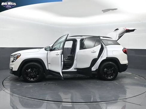 Used 2024 GMC Terrain AT4 AWD/4WD image 28
