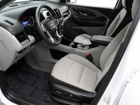 Used 2023 GMC Terrain SLE w/ Driver Convenience Package image 10
