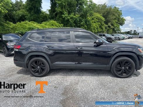 Used 2023 Volkswagen Atlas SE w/ Black Wheel Package FWD image 6