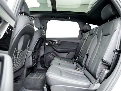 Certified 2025 Audi Q7 3.0T Premium w/ Convenience Package image 22