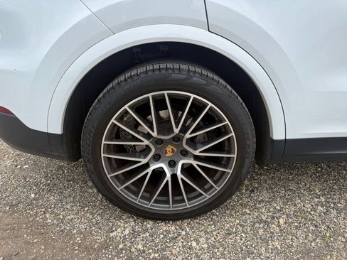 Used 2021 Porsche Cayenne S AWD/4WD image 19