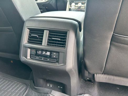 Certified 2023 Volkswagen Atlas SE FWD image 49