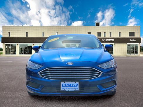 Used 2017 Ford Fusion SE w/ Fusion SE Technology Package image 8