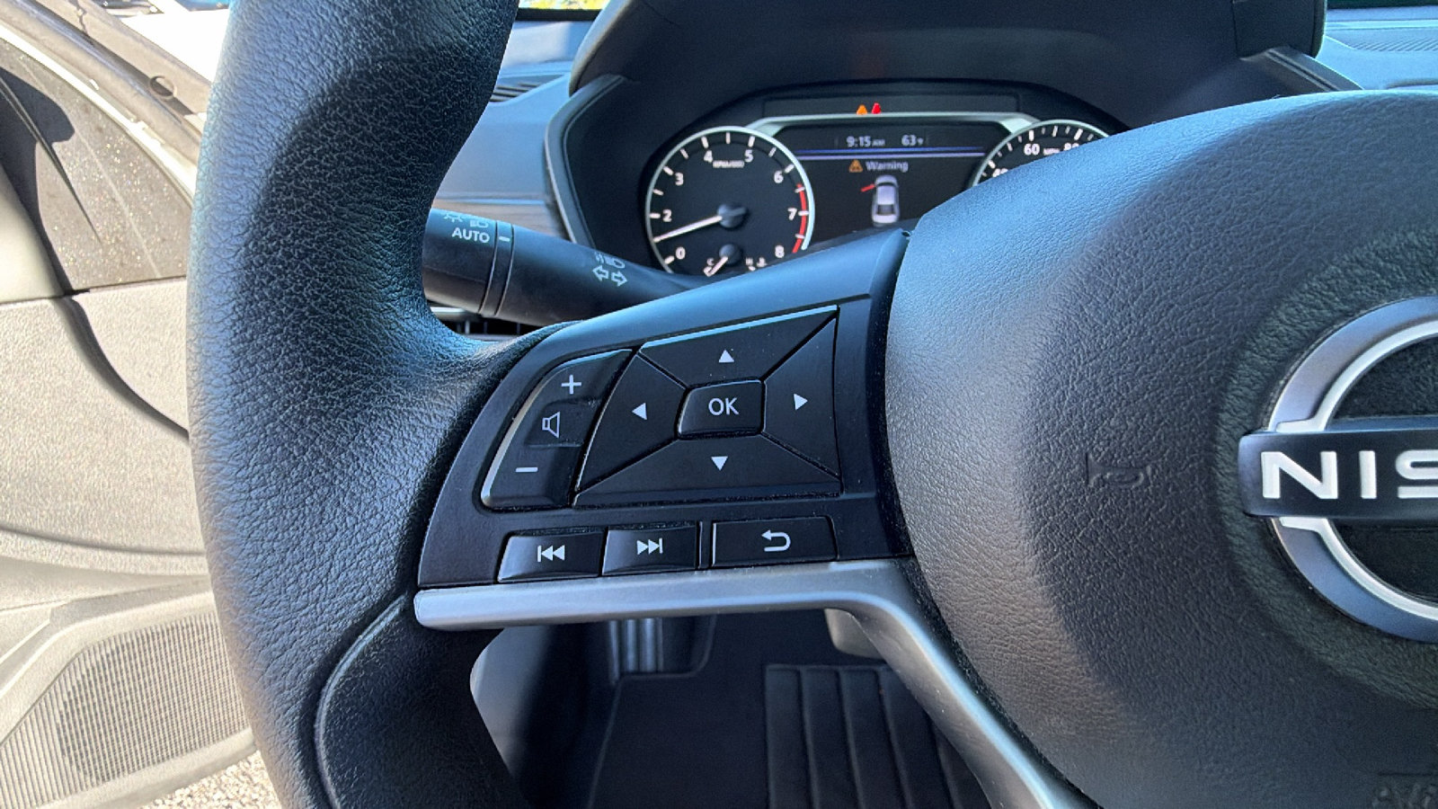 Used 2025 Nissan Altima 2.5 SV FWD image 26