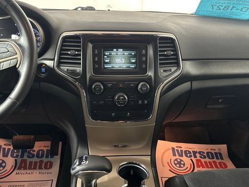 Used 2015 Jeep Grand Cherokee Laredo w/ Quick Order Package 23E AWD/4WD image 26