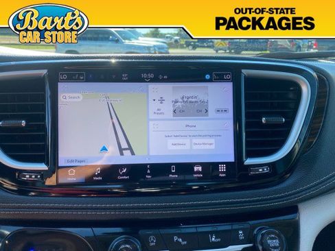 Used 2024 Chrysler Pacifica Limited FWD image 34