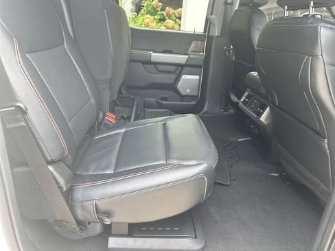 Used 2024 Ford F250 Lariat w/ Black Appearance Package image 29