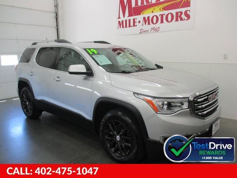 Used 2019 GMC Acadia SLT AWD/4WD image 1