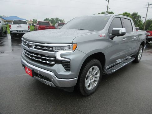 Used 2025 Chevrolet Silverado 1500 LTZ w/ LTZ Premium Package AWD/4WD image 14