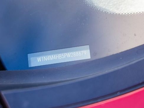 Used 2023 Mercedes-Benz GLB 250 4MATIC image 27