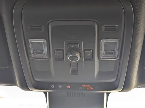 Used 2025 GMC Yukon Denali image 24