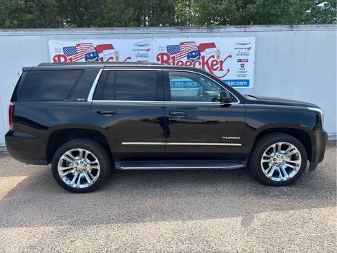 Used 2017 GMC Yukon SLT w/ Premium Edition AWD/4WD image 2