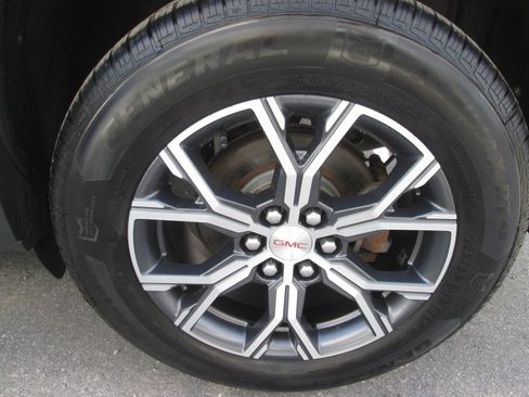 Used 2018 GMC Acadia SLT image 31