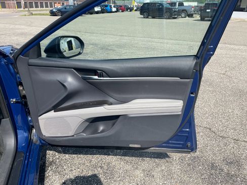 Used 2023 Toyota Camry XLE w/ Cold Weather Package FWD image 18