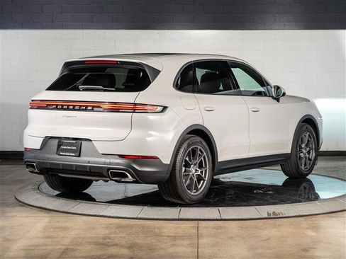Certified 2026 Porsche Cayenne AWD/4WD image 9