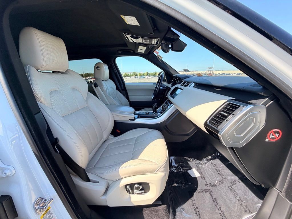 Used 2017 Land Rover Range Rover Sport HSE AWD/4WD image 13