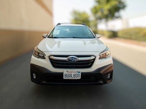 Used 2021 Subaru Outback Premium image 2